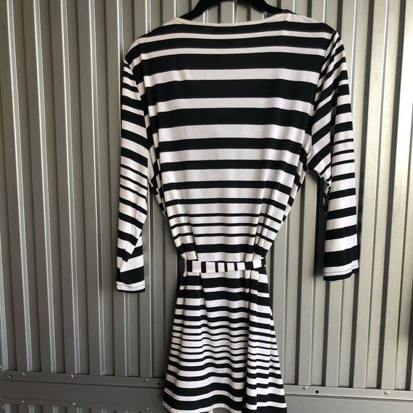 EAST FIFTH Black and White Stripe Tunic - Picture 2 of 3